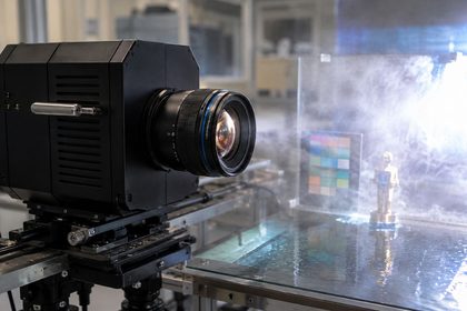 Laboratorio de camara entre niebla y reflejos